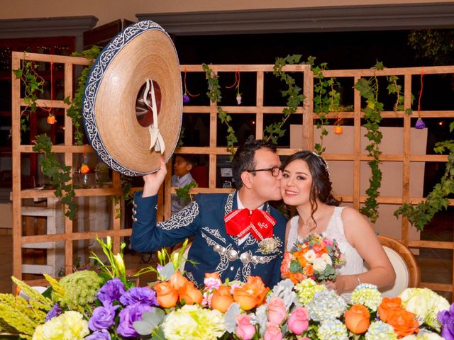 La boda de Juan Carlos  y Sandra Isaid  en Celaya, Guanajuato 71