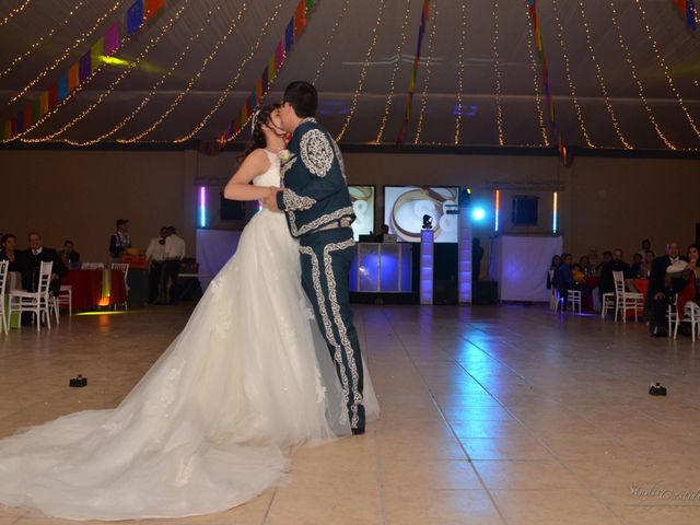 La boda de Juan Carlos  y Sandra Isaid  en Celaya, Guanajuato 83