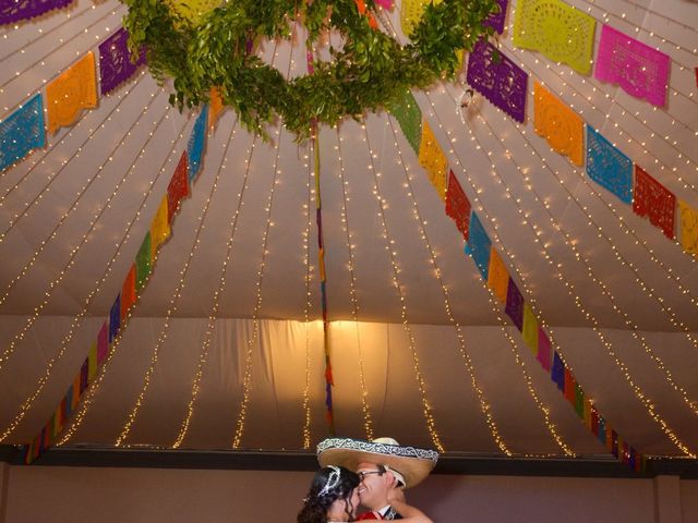 La boda de Juan Carlos  y Sandra Isaid  en Celaya, Guanajuato 84