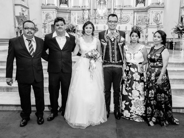 La boda de Juan Carlos  y Sandra Isaid  en Celaya, Guanajuato 105