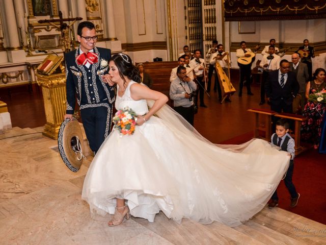 La boda de Juan Carlos  y Sandra Isaid  en Celaya, Guanajuato 106