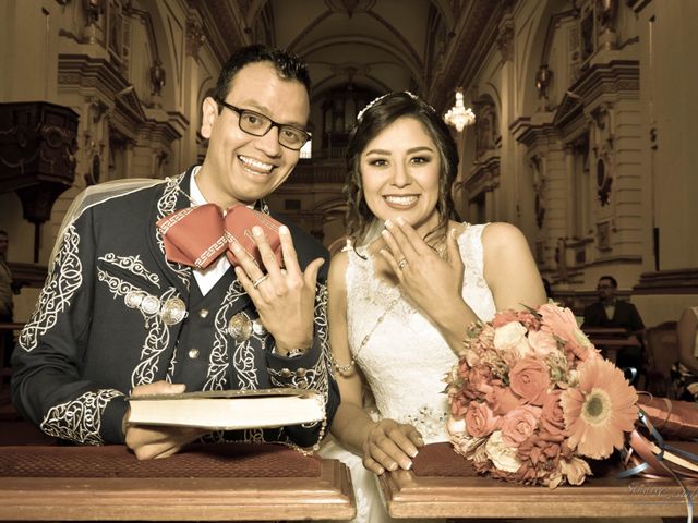 La boda de Juan Carlos  y Sandra Isaid  en Celaya, Guanajuato 109