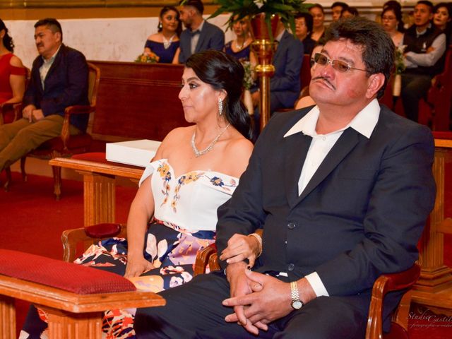 La boda de Juan Carlos  y Sandra Isaid  en Celaya, Guanajuato 120