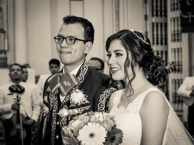 La boda de Juan Carlos  y Sandra Isaid  en Celaya, Guanajuato 124