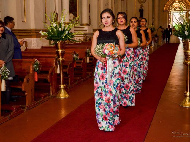 La boda de Juan Carlos  y Sandra Isaid  en Celaya, Guanajuato 126
