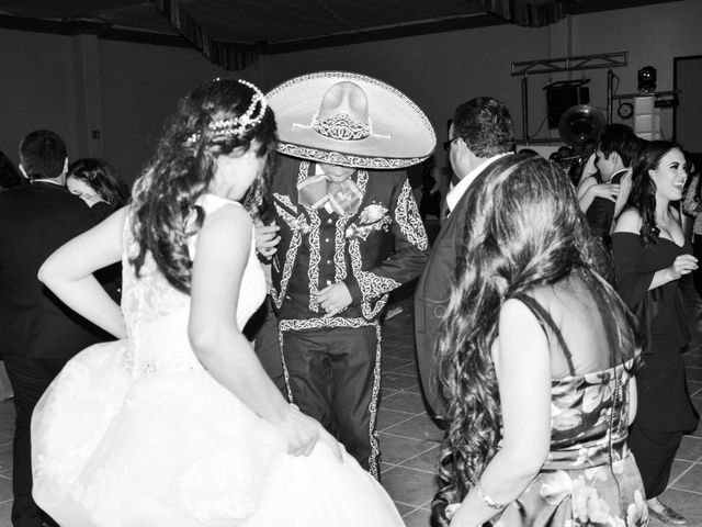La boda de Juan Carlos  y Sandra Isaid  en Celaya, Guanajuato 132