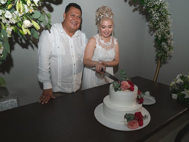 La boda de Eddie y Yunicet en Huatulco, Oaxaca 42