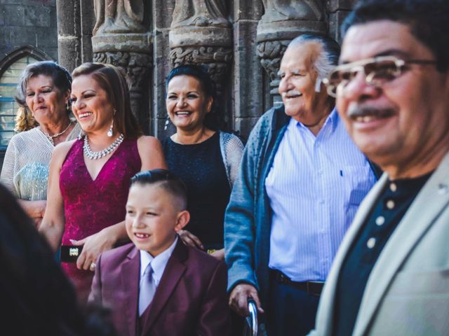 La boda de Emmanuel y Isela en Guadalajara, Jalisco 41