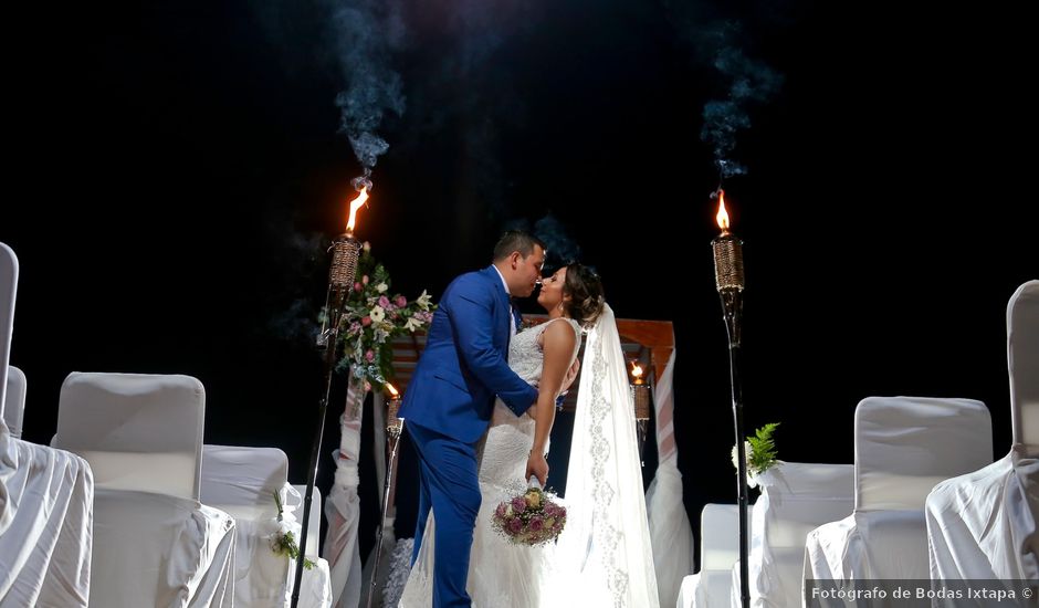 La boda de Moisés y Angélica en Ixtapa Zihuatanejo, Guerrero