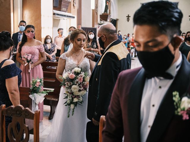 La boda de Carlos y Estefany en Altamira, Tamaulipas 35