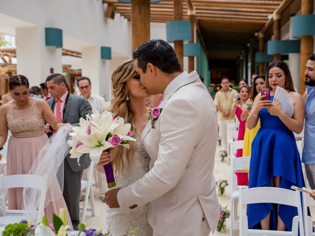 La boda de Omar y Cinthia en Bahía de Banderas, Nayarit 49