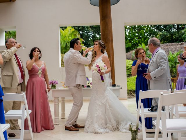 La boda de Omar y Cinthia en Bahía de Banderas, Nayarit 97