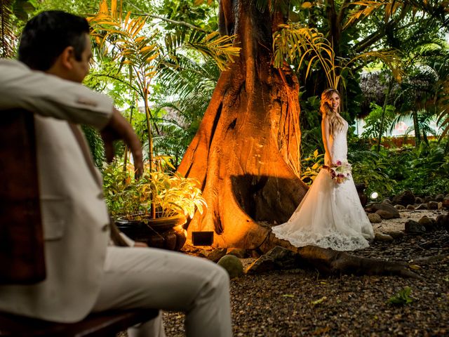 La boda de Omar y Cinthia en Bahía de Banderas, Nayarit 106