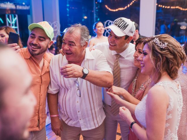 La boda de Omar y Cinthia en Bahía de Banderas, Nayarit 129