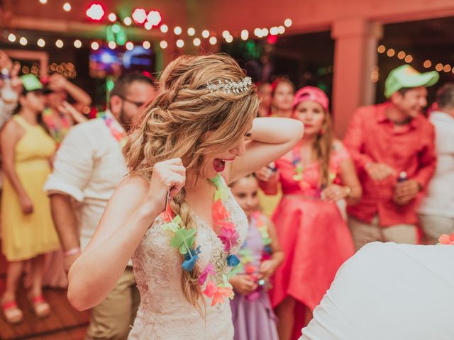 La boda de Omar y Cinthia en Bahía de Banderas, Nayarit 159