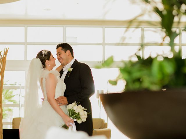 La boda de Carlos y Malena en Hermosillo, Sonora 36