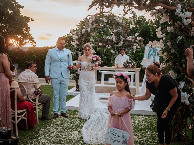 La boda de José y Lénica en Acapulco, Guerrero 24