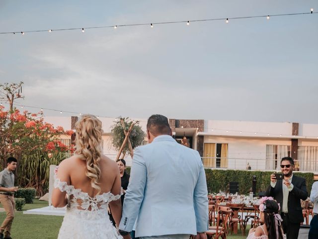 La boda de José y Lénica en Acapulco, Guerrero 25