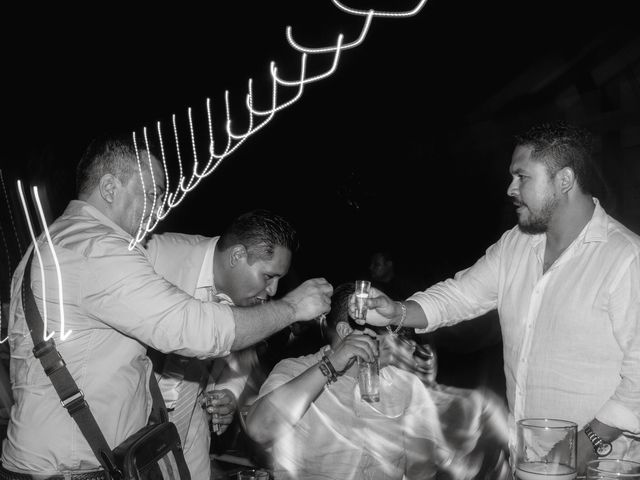 La boda de José y Lénica en Acapulco, Guerrero 40