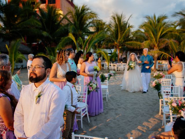 La boda de Alejandro y Anarsis en Ixtapa Zihuatanejo, Guerrero 37
