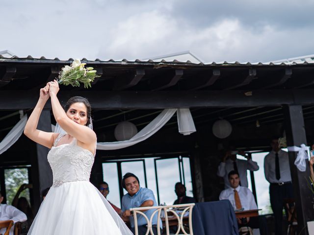 La boda de Miguel y Geraldine en Colima, Colima 2