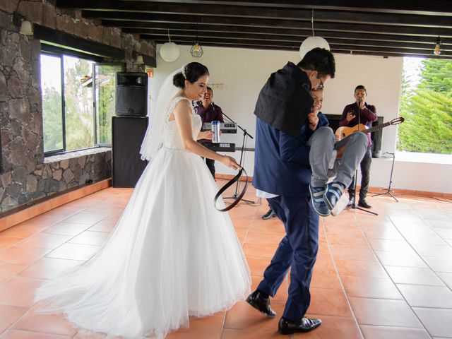 La boda de Miguel y Geraldine en Colima, Colima 14