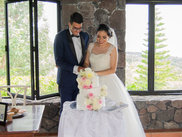 La boda de Miguel y Geraldine en Colima, Colima 16