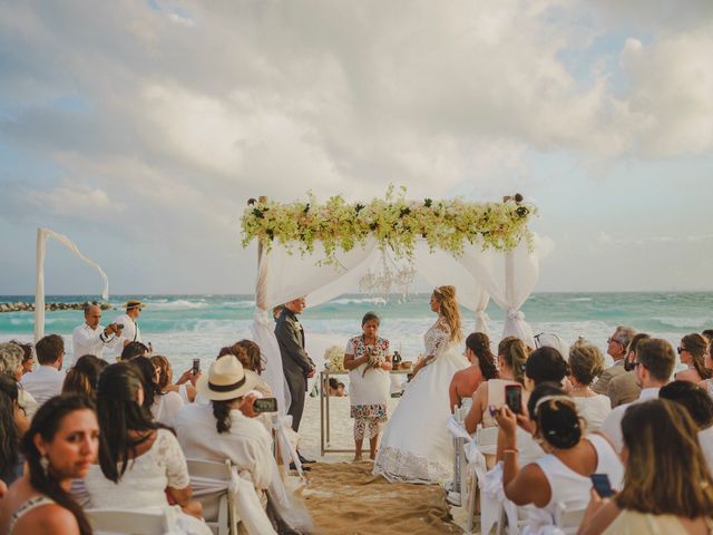 La boda de Nick y Dhyana en Cancún, Quintana Roo 1