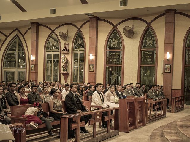 La boda de Jonathan  y Samara  en Minatitlán, Veracruz 4