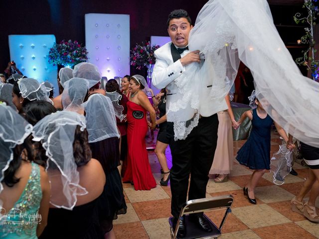 La boda de Jonathan  y Samara  en Minatitlán, Veracruz 24