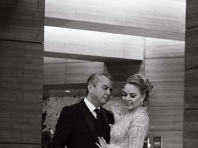 La boda de Héctor y Adriana en Álvaro Obregón, Ciudad de México 35