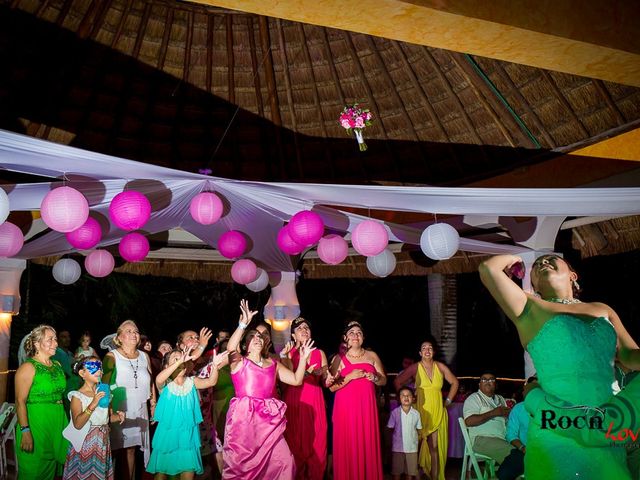 La boda de Ángel Eduardo y Alejandra en Puerto Aventuras, Quintana Roo 17
