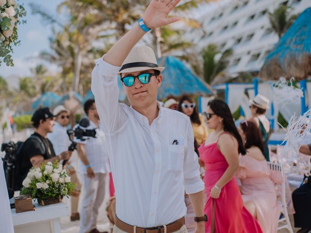 La boda de Rodrigo y Erika en Cancún, Quintana Roo 42