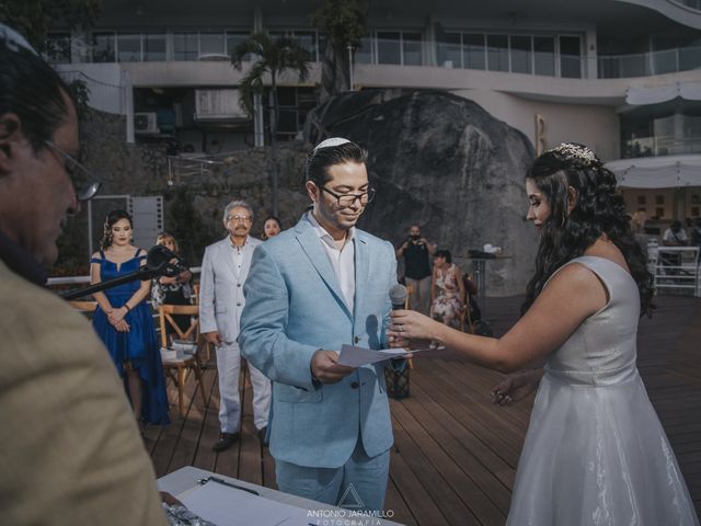 La boda de Alejandra y Mario en Acapulco, Guerrero 33