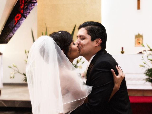 La boda de Jonathan  y Carolina en Coyoacán, Ciudad de México 33