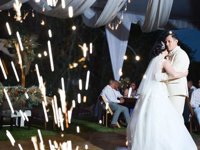 La boda de Alfredo y Esperanza en Ixtapan de La Sal, Estado México 39