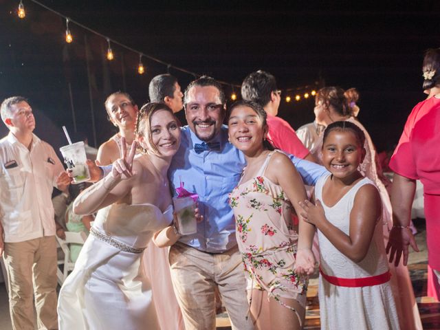 La boda de Edel y Raquel en Bahía de Banderas, Nayarit 40