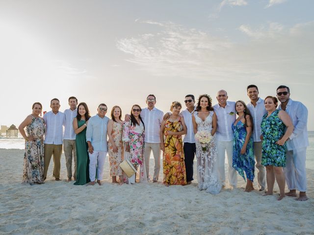 La boda de Alfredo y Adriana en Cancún, Quintana Roo 12