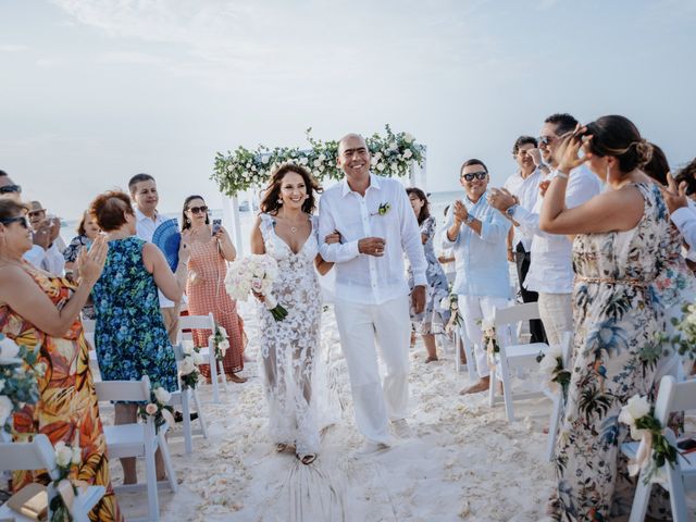 La boda de Alfredo y Adriana en Cancún, Quintana Roo 13