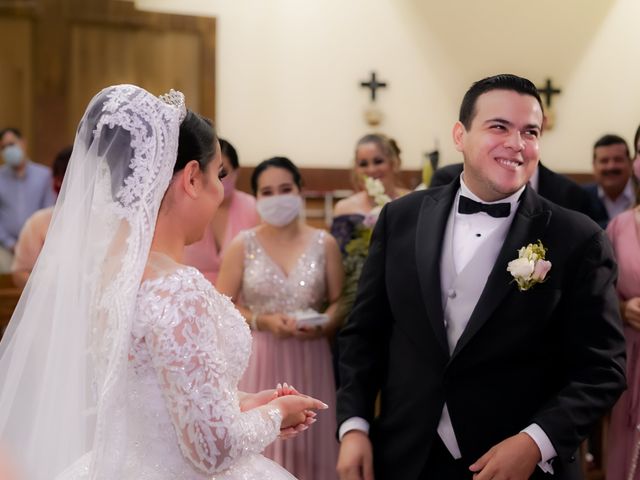 La boda de Miguel y Yaneth en Colima, Colima 5