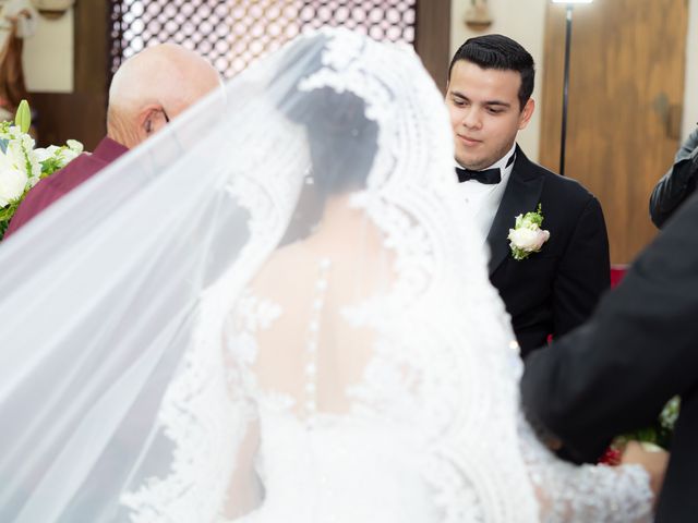 La boda de Miguel y Yaneth en Colima, Colima 8