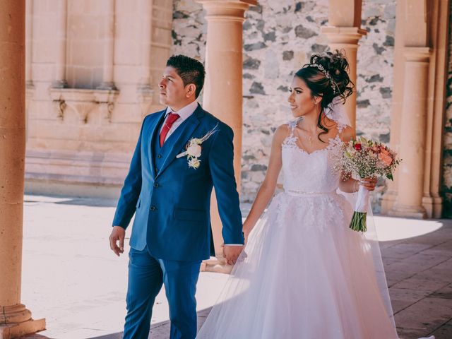 La boda de Adán y Violeta en Lagos de Moreno, Jalisco 15