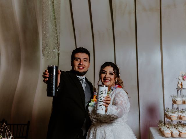 La boda de Victoria y Eduardo  en Saltillo, Coahuila 8