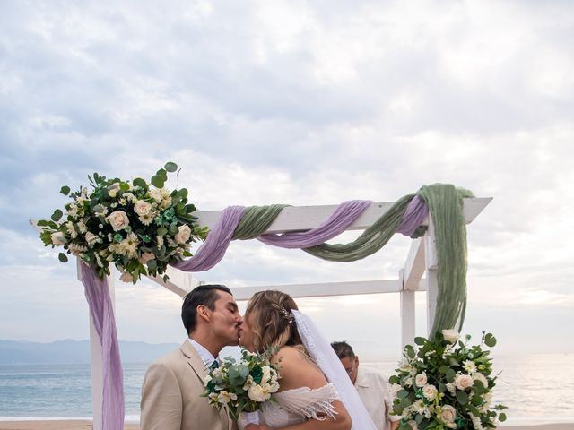 La boda de Cristopher Rodrigo  y Claudia Ivonne  en Puerto Vallarta, Jalisco 7