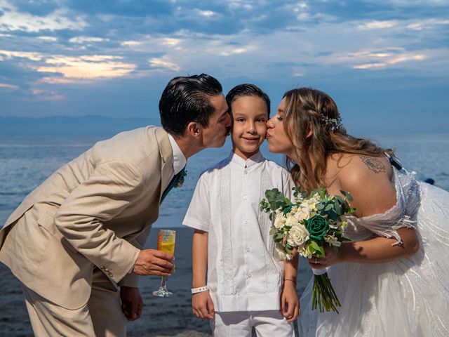 La boda de Cristopher Rodrigo  y Claudia Ivonne  en Puerto Vallarta, Jalisco 1