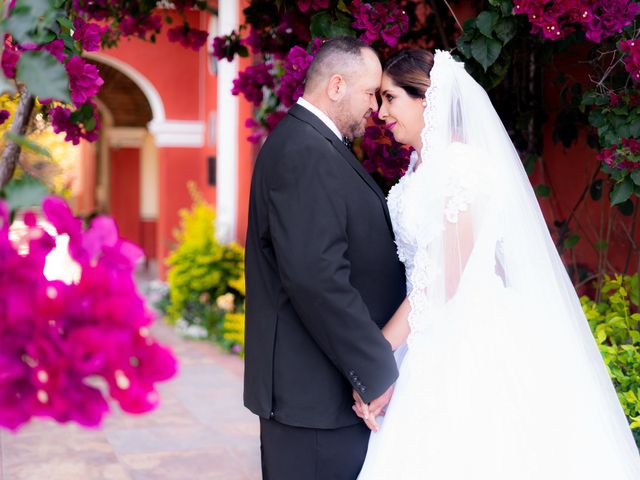 La boda de Silvestre y Isela en Colima, Colima 9