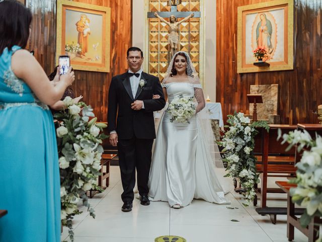La boda de Fernando y Brenda en Tepic, Nayarit 2