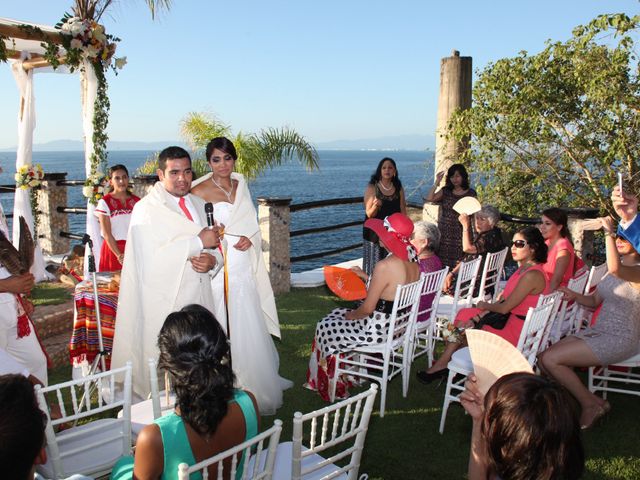 La boda de Luis y Mitzi en Puerto Vallarta, Jalisco 4