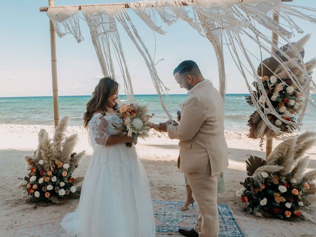 La boda de Luis y Mychelle en Playa del Carmen, Quintana Roo 32
