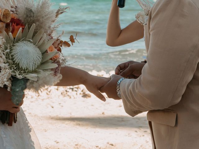 La boda de Luis y Mychelle en Playa del Carmen, Quintana Roo 33
